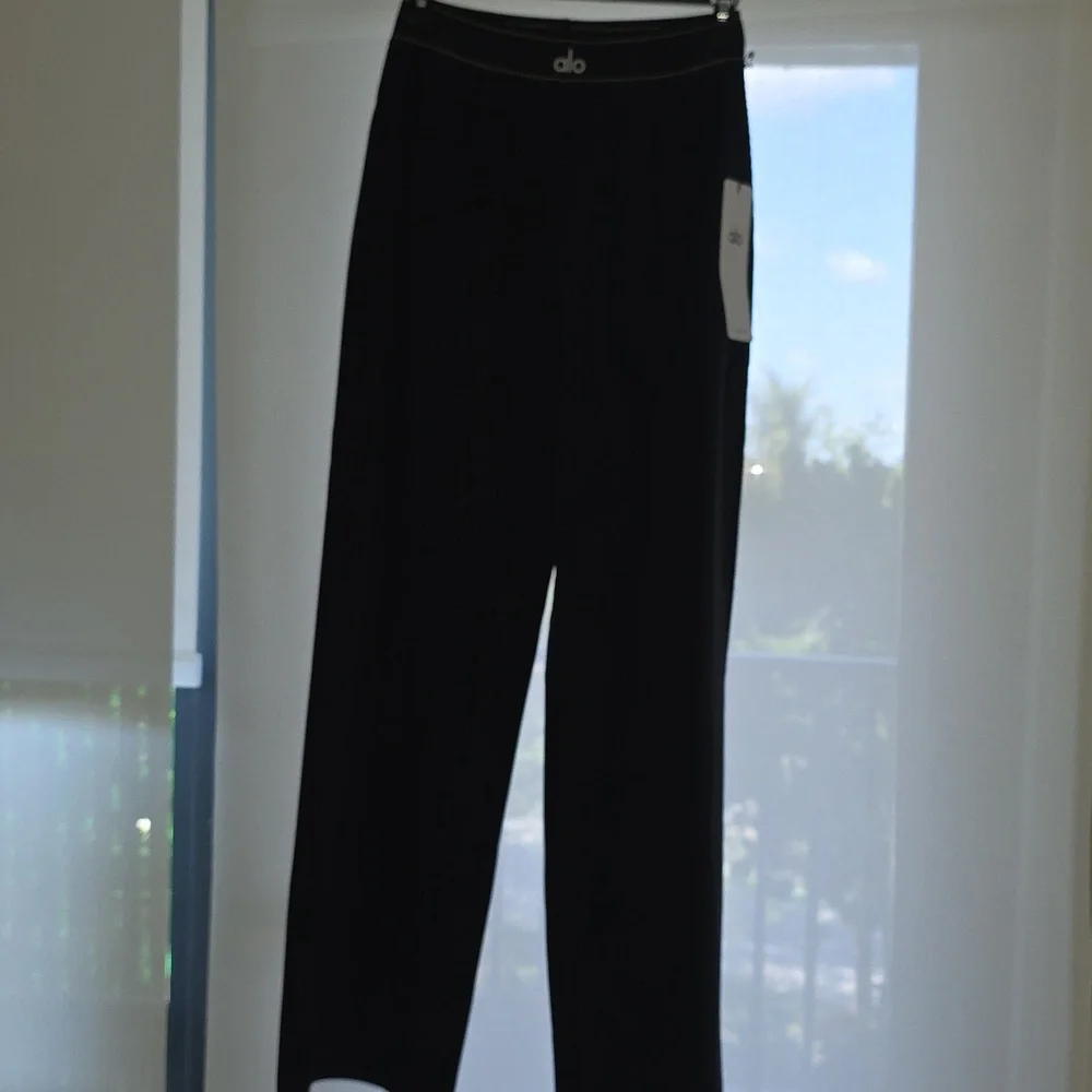 BNWT !!! alo yoga Suit Up Trouser In Black size XS Regular - Picture 7 of 13